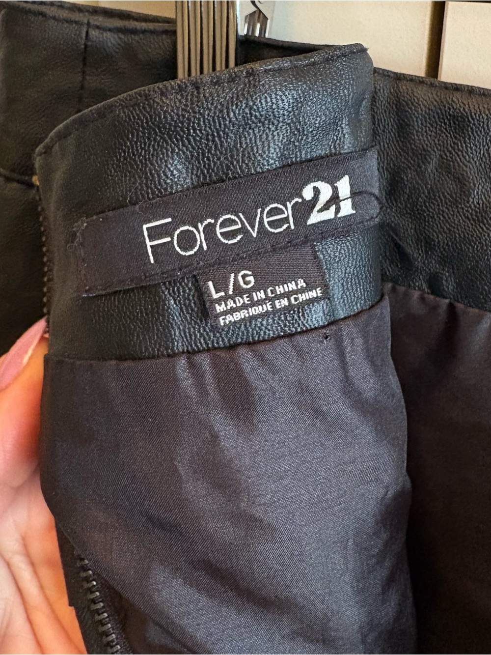 Forever 21 Black Faux Leather Ruffle Mini Skirt-Size L - Picture 4 of 6